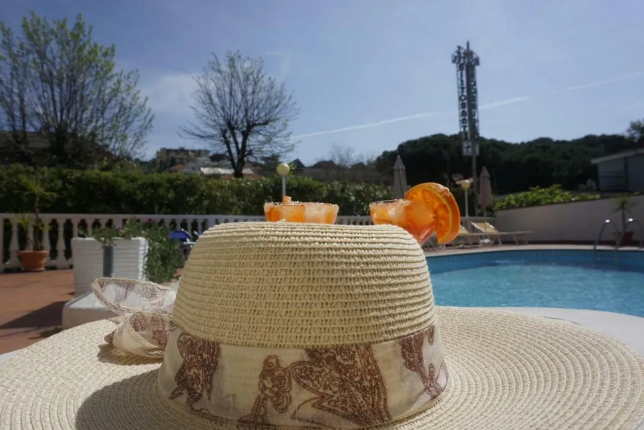 Hotel Arcobaleno Celle Ligure 3*,  Italy